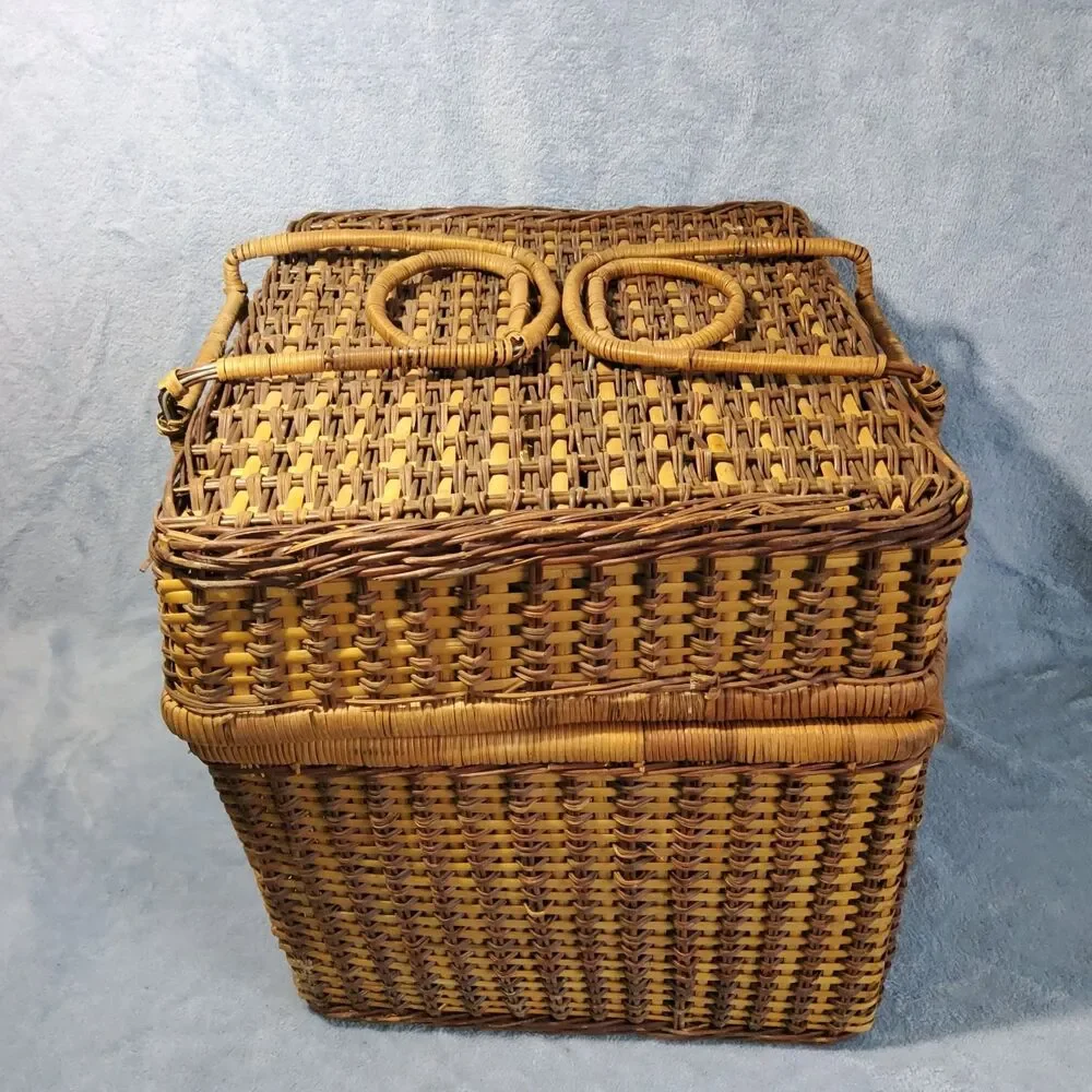 Vintage Large Two-Tone Woven Wicker Picnic Basket Storage Trunk Hinged Lid 15x13